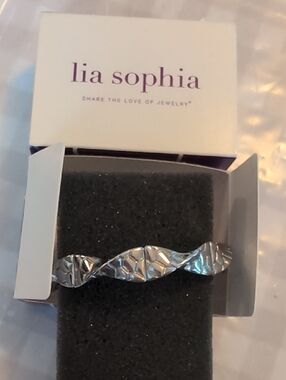 Lia Sophia Silver Twist Swivel Sync Faceted Bracelet